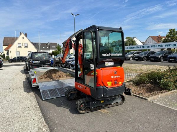 Erdarbeiten bei Gebrauchtwagen Stange in Kleinostheim